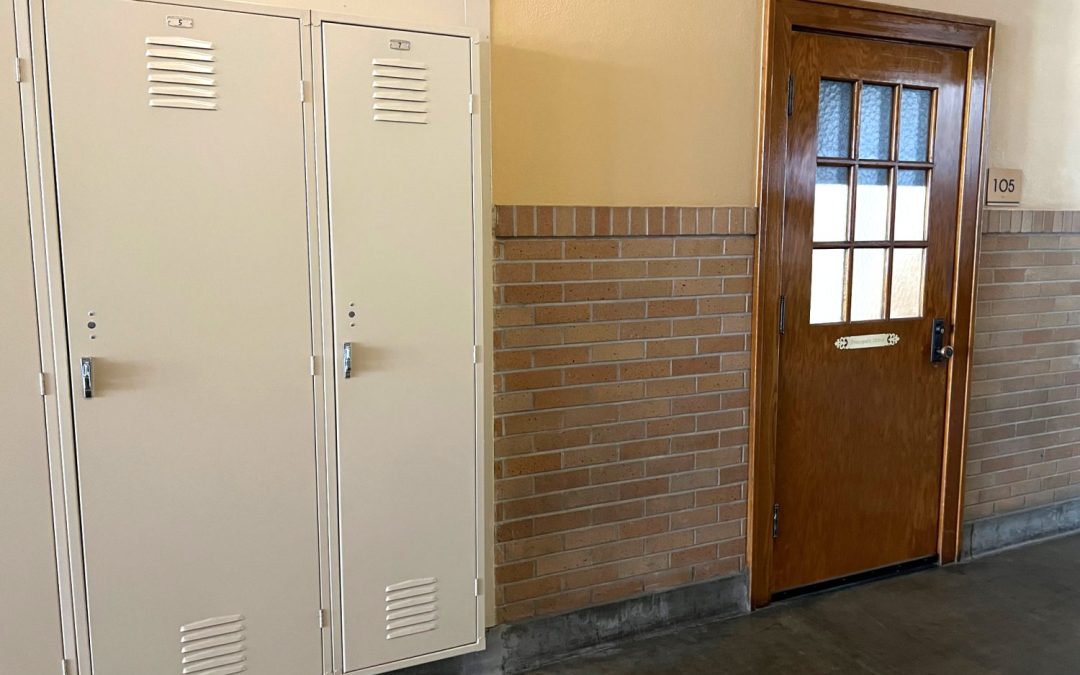 CR105 – Locker