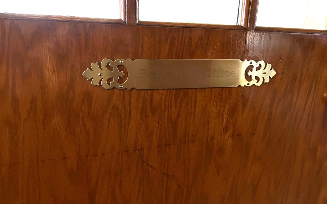 CR105 – Door