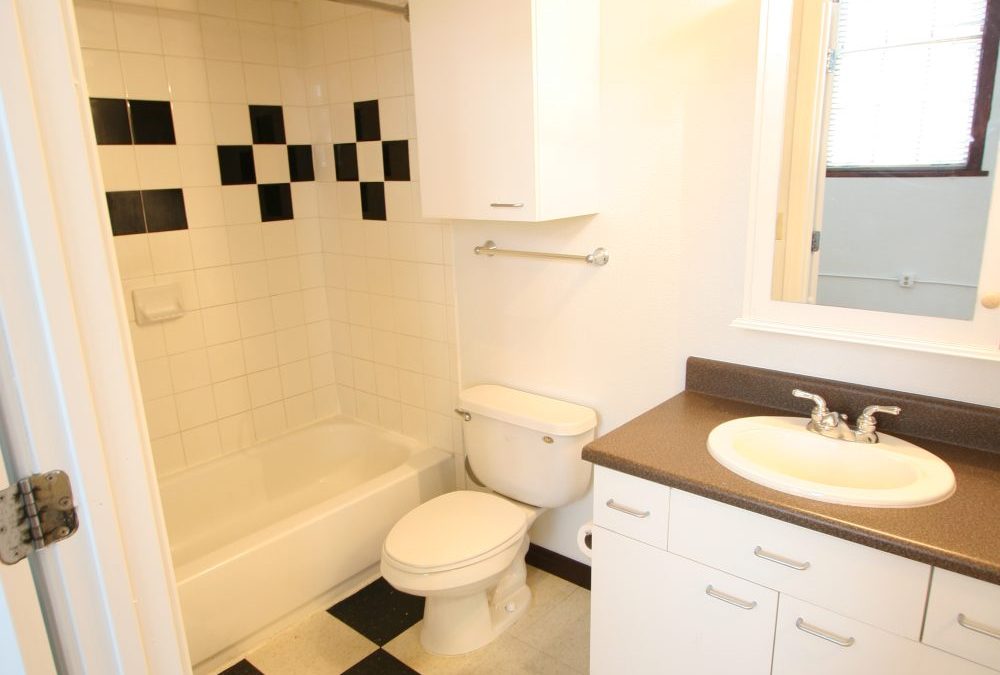 OM117 – Bathroom 2