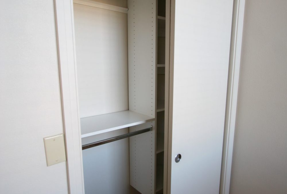 CR301 – Closet